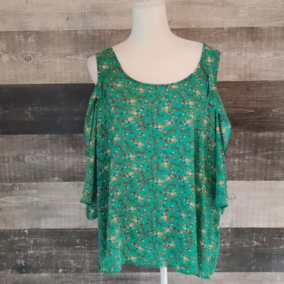 Xhilaration Tops - Xhileration floral print cold shoulder blouse